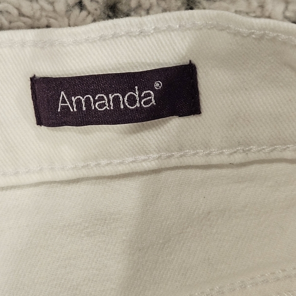 Gloria Vanderbilt NWOT 10 White Amanda Hi Rise Straight Leg Summer Stretch Jean - Picture 5 of 12